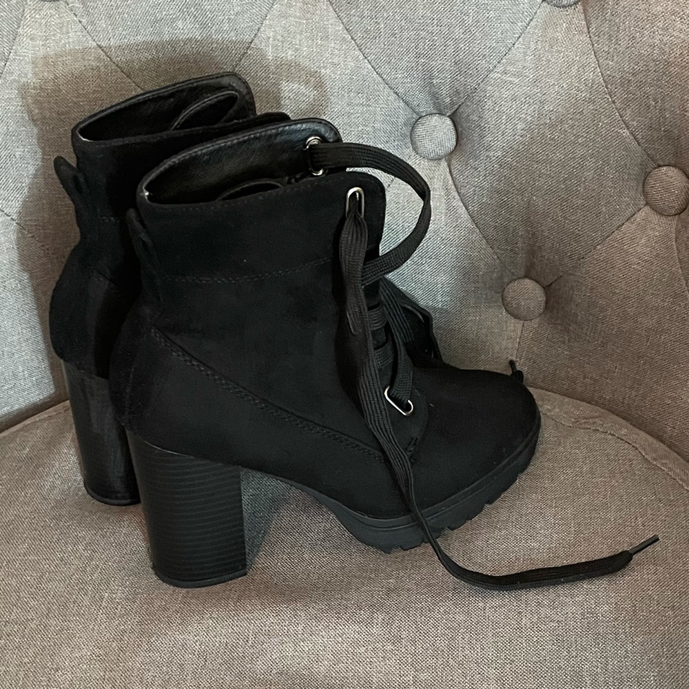 Shoes - Picture 3 of 3